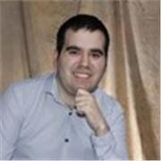 Profesor de historia imparte asignaturas de letras e idiomas en todos los niveles
